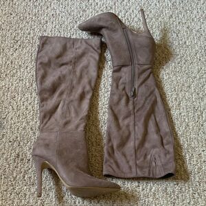 Charles David Elegant Grey Purple Knee-High Boots Size 7